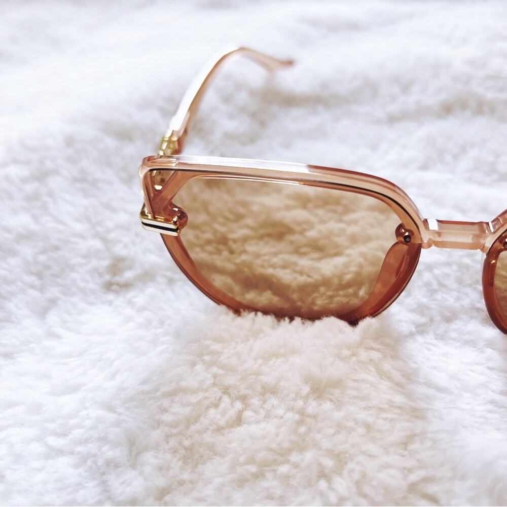Liana Clear Tan Sleek Sunglasses - Picture 7 of 10